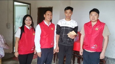嘉人力所能及献爱心，接力困难员工携手共济