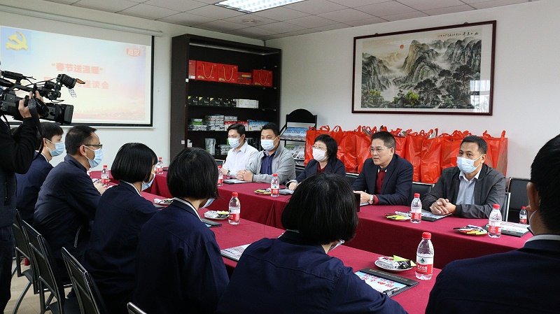 心系职工送温暖，新春慰问暖人心